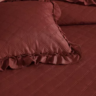 Narzuta dekoracyjna RUFFY 160x220 pikowana z falbanką bordowa