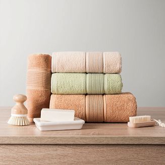 Ręcznik bawełniany NAOMI 70x140 jasnobeżowy z bordiurą w trójwymiarowe paski