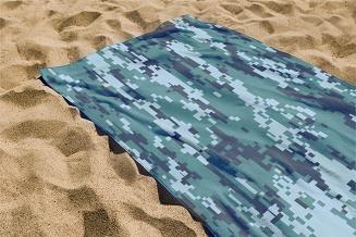 Ręcznik plażowy 100x180 granatowy zielony piksele