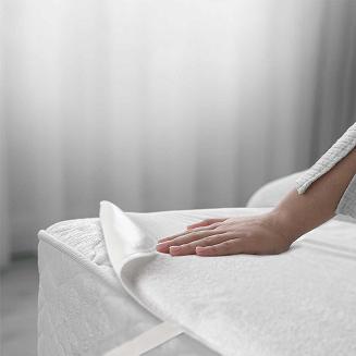 Wodoodporny ochraniacz na materac Bonson 200x220 Darymex biały