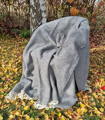 Koc z wełny nowozelandzkiej MAGDA 150x200 diagonalny ciemnoszary