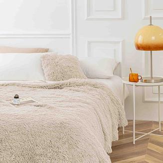 Poszewka dekoracyjna YETI 40x40 włochacz o strukturze futra jasnobeżowa