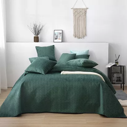 Narzuta dekoracyjna MOXIE 240x260 velvet butelkowa zieleń