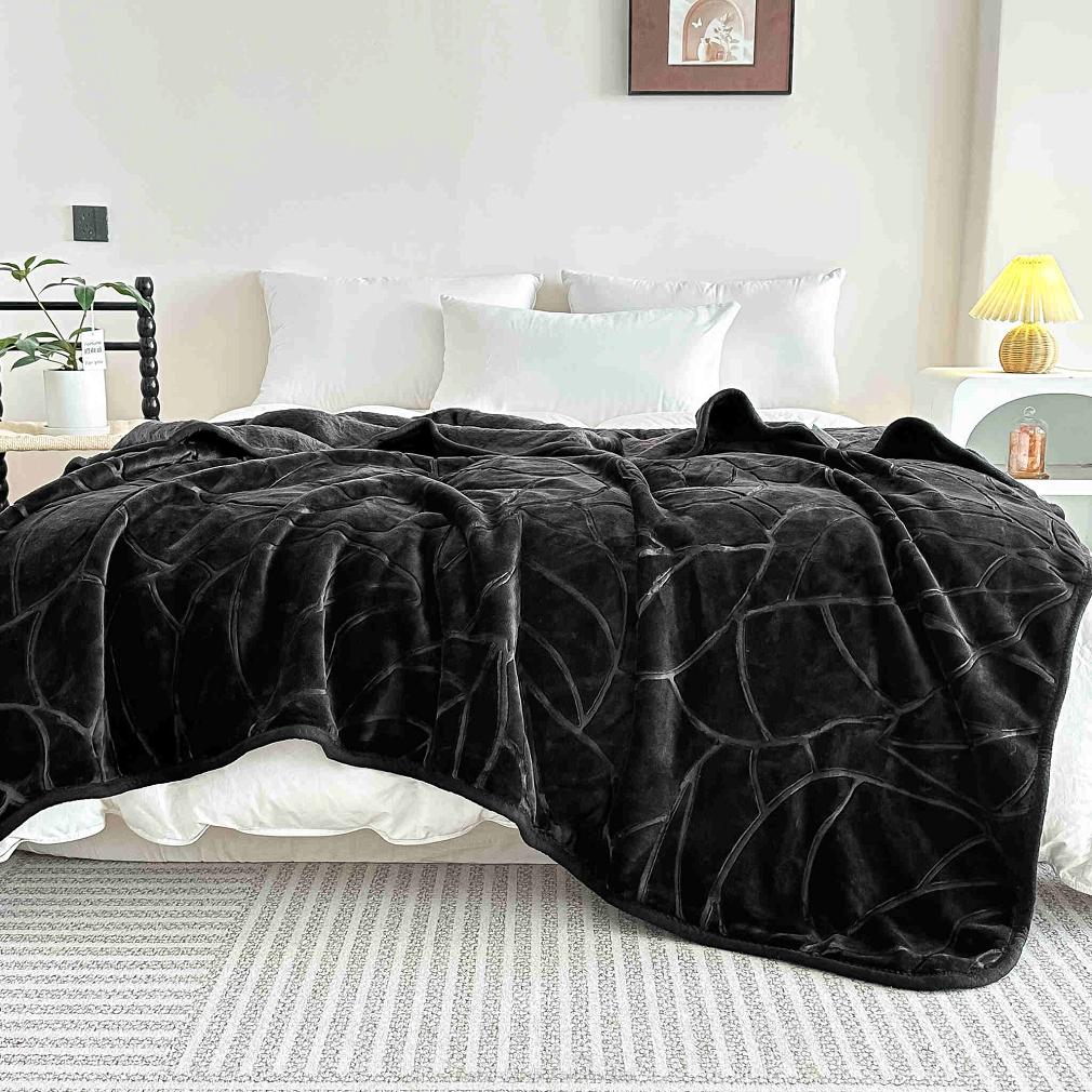 Koc akrylowy tłoczony LIV 200x220 gruby ciepły czarny