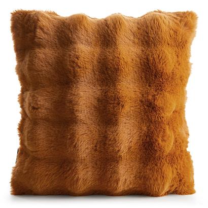 Poszewka dekoracyjna LILY 45x45 Eurofirany miodowa futrzana i puszysta z efektem 3D