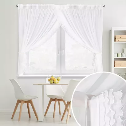 Firana gotowa na taśmie LUISA 400x160 Eurofirany biała z falbanami i dekoracyjnym troczkiem