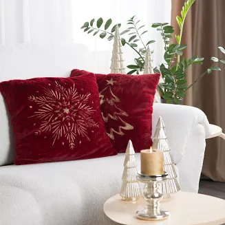 Poszewka dekoracyjna świąteczna 45x45 Eurofirany bordowa futerkowa haftowana choinka