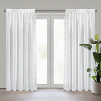 Firana gotowa na taśmie SUZAN 140x270 Eurofirany biała zdobiona subtelną koronką na bokach komplet 2 szt.