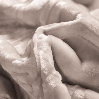 Koc akrylowy na fotel tłoczony VITO 80x160 geometryczny wzór taupe