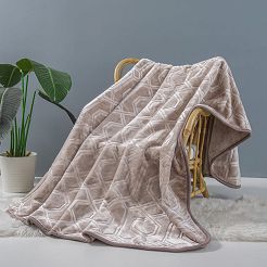 Koc akrylowy na fotel tłoczony VITO 80x160 geometryczny wzór taupe