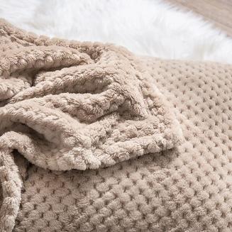 Koc narzuta na fotel Monte 75x150 taupe