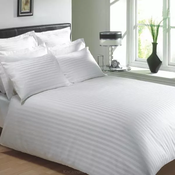 biała poszwa hotelowa 220x200 adamaszek 1cm (zamek)