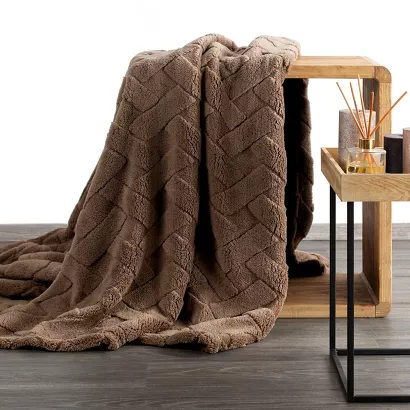 Koc narzuta CARO 150x200 Design91 ciemnobrązowy puszysty wytłaczany w kratę
