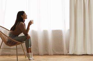 Zasłona gotowa na przelotkach HOLD 140x250 zaciemniająca blackout jasnobeżowa