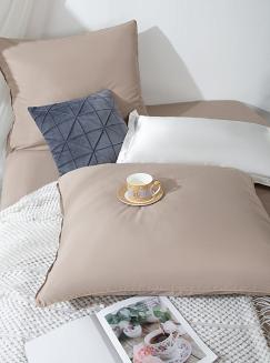 Pościel Queen 140x200 beżowa ze złotą lamówką bizą