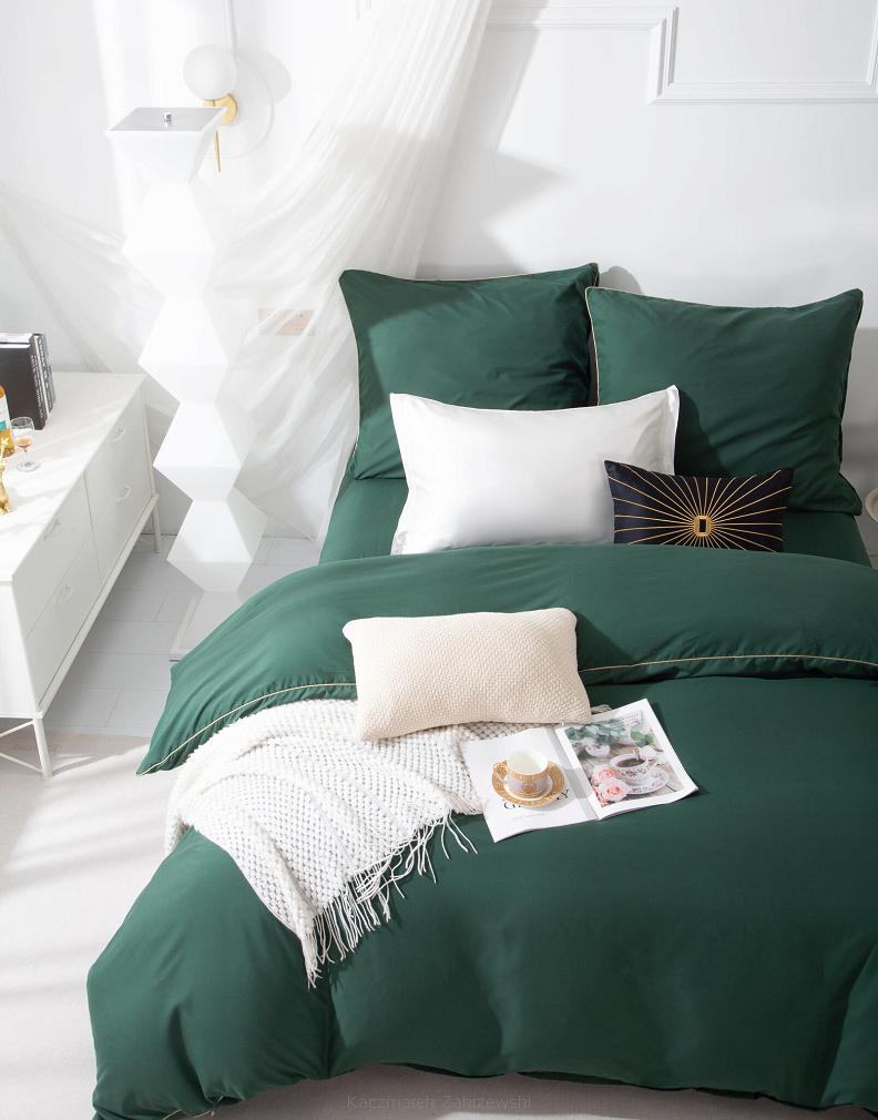 Pościel Queen 160x200 butelkowa ze złotą lamówką bizą