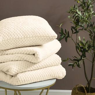 Koc narzuta z mikrofibry Monte 200x220 jasnobeżowy