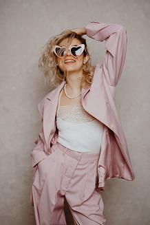 Koszulka damska na ramiączkach z koronką Serena biała