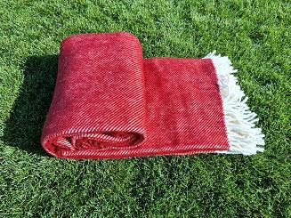 Koc z wełny nowozelandzkiej MAGDA 150x200 diagonalny bordowy