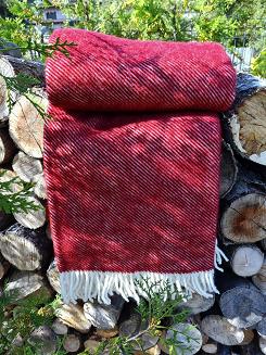 Koc z wełny nowozelandzkiej MAGDA 150x200 diagonalny bordowy