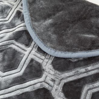 Koc akrylowy na fotel tłoczony VITO 80x160 geometryczny wzór grafitowy