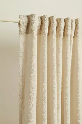 Zasłona gotowa na taśmie Dreamy Boucle 140x300 beżowa o strukturze boucle