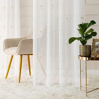 KOKARDKA Firana gotowa na etaminie haftowana na srebrnych przelotkach z ołowianką szer.140 x wys.250