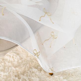 KOKARDKA Firana gotowa na etaminie haftowana na srebrnych przelotkach z ołowianką szer.140 x wys.250