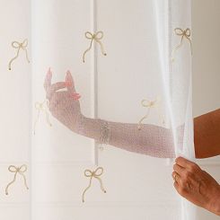 KOKARDKA Firana gotowa na etaminie haftowana na srebrnych przelotkach z ołowianką szer.140 x wys.250