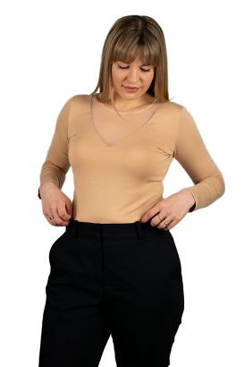 Elegancka bluzka damska z długim rękawem GINGER z tiulowym dekoltem beżowa