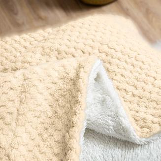 Koc narzuta Sherpa 150x200 jasnobeżowy biały dwustronny baranek