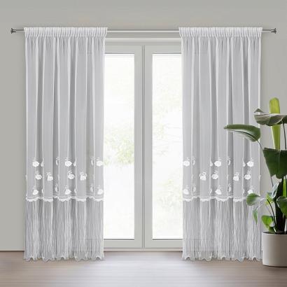 Firana gotowa na taśmie AVRIL 140x270 Eurofirany biała zdobiona kwiatowymi aplikacjami oraz falbaną