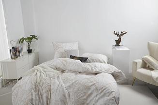 Biała Pościel Vintage z Nadrukiem Satyna Bawełniana 140x200 z Beżową Lamówką Biza