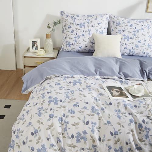 Pościel satyna bawełniana 220x200 kremowa niebieska delikatne kwiaty liście