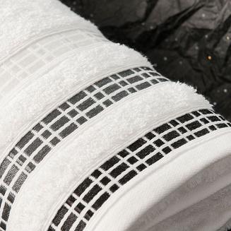 Ręcznik bawełniany LUXURY 50x90 biały z bordiurą w geometryczne pasy