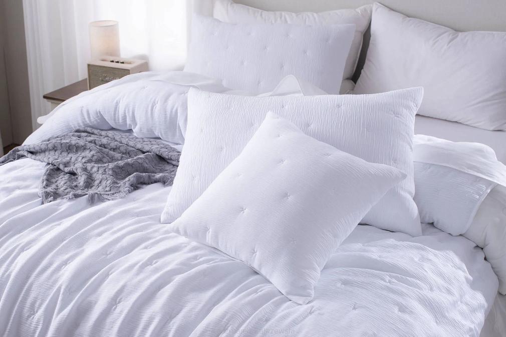 Poszewka muślinowa struktura do narzuty Stella 50x70 biała z haftem krzyżyków