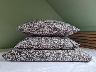 Pościel satynowa 160x200 grafitowa beżowa kwietne rozety