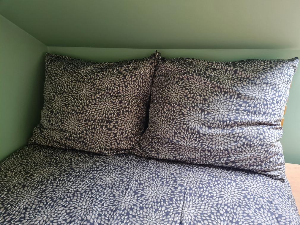 Pościel satynowa 160x200 grafitowa beżowa kwietne rozety