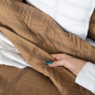 Narzuta dekoracyjna AVILA 200x220 pikowana wzór geomatryczny brązowa