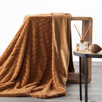 Koc narzuta KATE 150x200 Eurofirany miodowy futrzany puszysty z efektem 3D