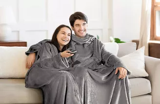 Koc z rękawami z miękkiego polaru TV 150x180 Eurofirany stalowy