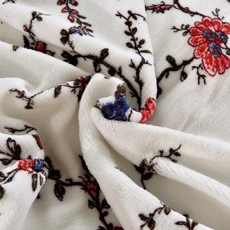 Pościel polarowa 200x220 welur biała kwitnące gałązki