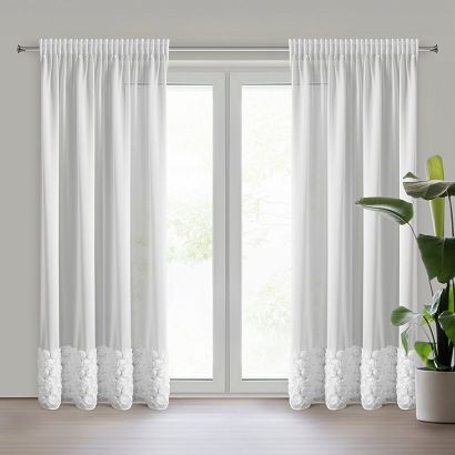 Firana gotowa na taśmie ROSES 140x270 Eva Minge Eurofirany biała z szyfonu z 6 pasami róż