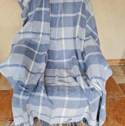 Koc wełniany z frędzlami 160x200 kratka szara ciemnoniebieska