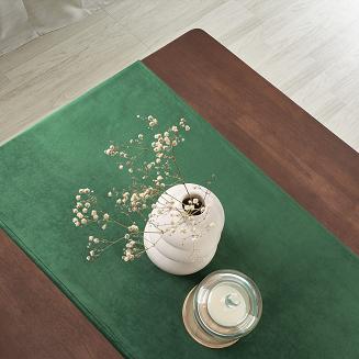 Bieżnik dekoracyjny SOFT 60x120 welurowy butelkowa zieleń