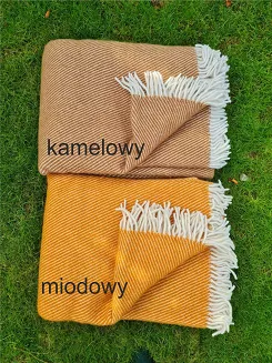 Koc z wełny nowozelandzkiej MAGDA 150x200 diagonalny miodowy