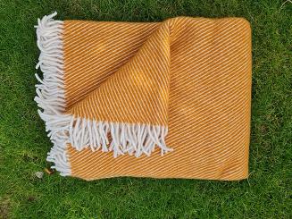 Koc z wełny nowozelandzkiej MAGDA 150x200 diagonalny miodowy