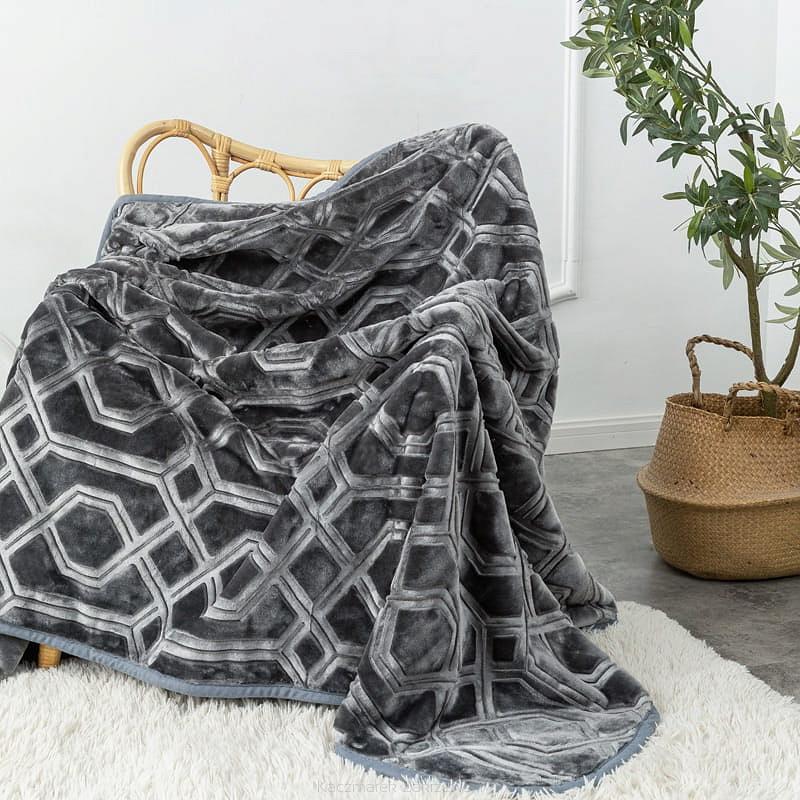 Koc akrylowy tłoczony VITO 160x200 geometryczny wzór grafitowy