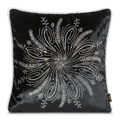 Poszewka dekoracyjna ROYAL7 45x45 Eurofirany czarna aplikacja z kryształkami srebrny sznur