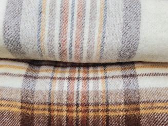 Koc wełniany z frędzlami 100% WEŁNA beżowa krata